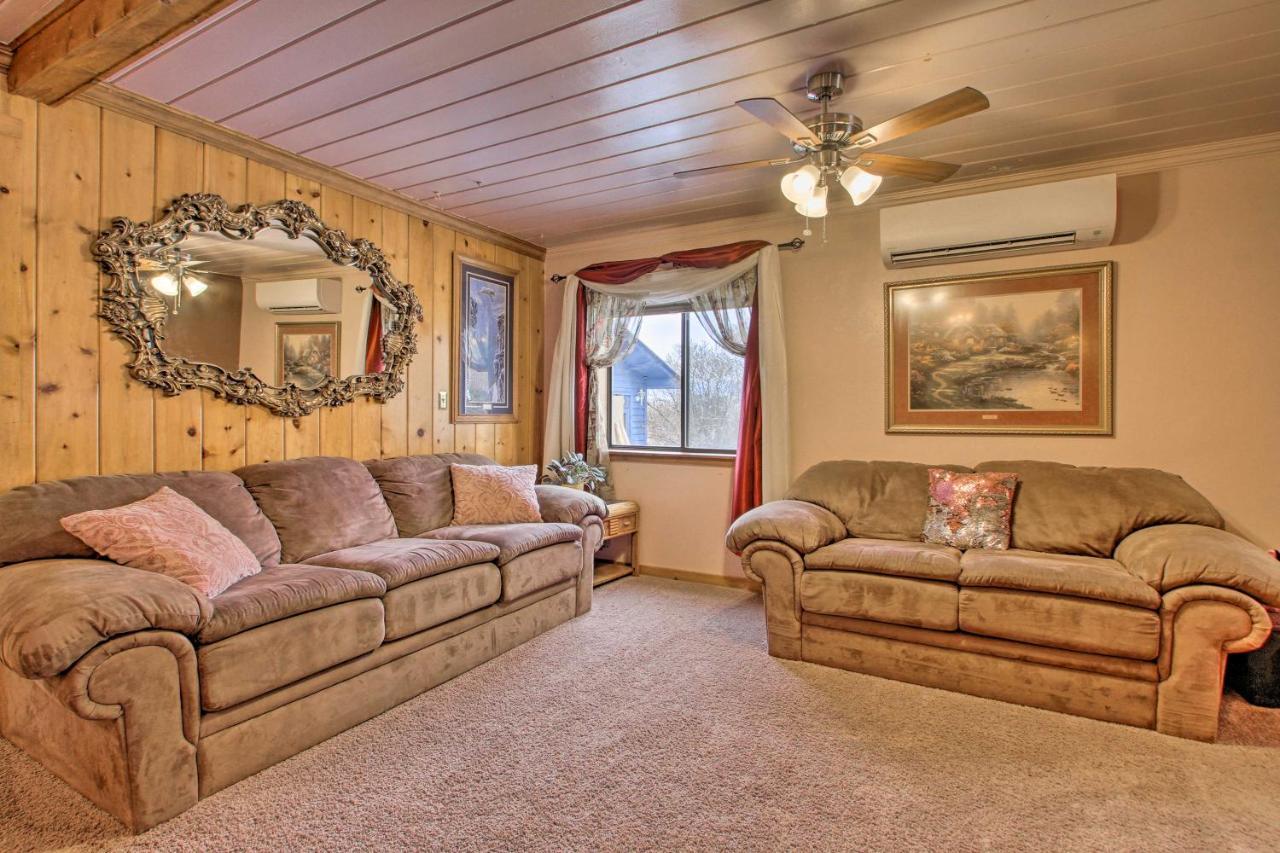 Cozy Home With Hot Tub Half Mi To Salmon River! Екстериор снимка