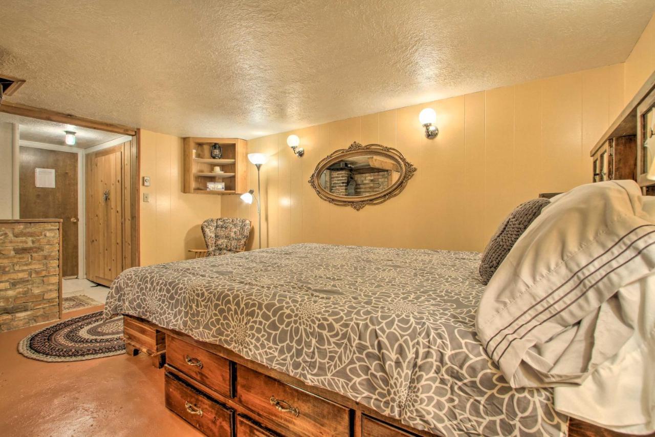 Cozy Home With Hot Tub Half Mi To Salmon River! Екстериор снимка