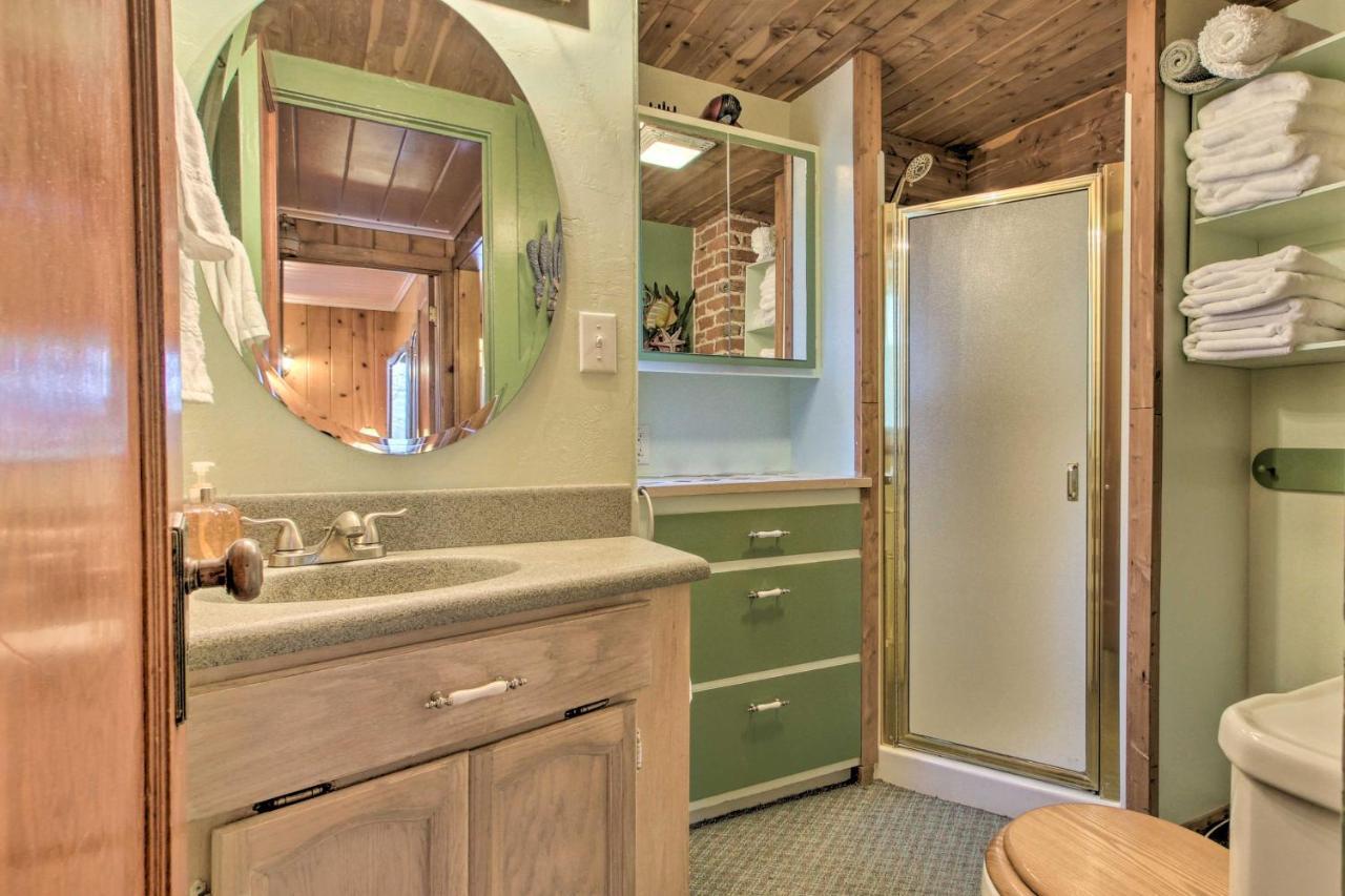 Cozy Home With Hot Tub Half Mi To Salmon River! Екстериор снимка
